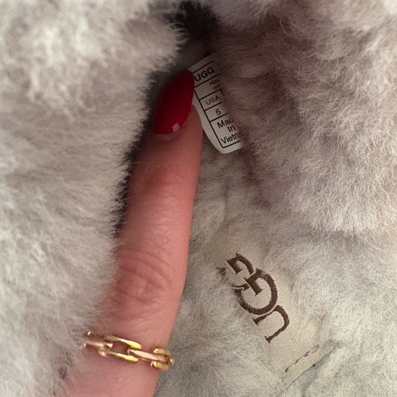 UGG Slippers - Picture 4 of 4